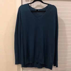 Basic V-neck Sweater